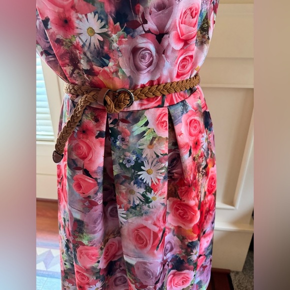 Metaphor Fit & Flare Scuba Dress Rose
Floral Design Sleeveless Size 12 - Picture 4 of 9